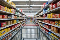 免门票、送化妆品、抽奖送iPhone！A股超30家上市公司花式“宠股东”