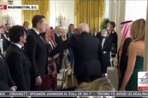 “特马”又同框！马斯克现身白宫 出席特朗普与沙特王储晚宴