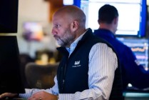 开盘：美股周二低开 AI股估值担忧升温