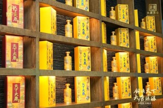 首家百亿酒商怡亚通滑落背后，白酒供应链模式或面临迭代升级