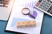 期货双向交易具体指什么操作方式？