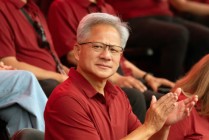 英伟达有个 “幸福的烦恼”：现金太多了