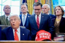 两党皆不买账 特朗普想说服国会恢复全面全球关税谈何容易