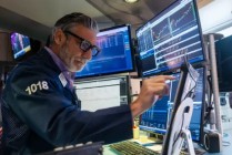 尾盘：美股涨幅扩大 纳指上涨超500点