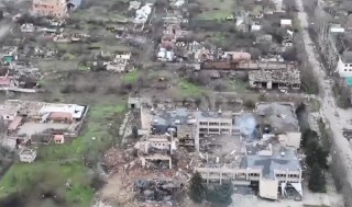 一份计划两个版本 乌总统再赴美谈“和平协议”