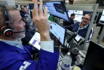 午盘：美股涨跌不一 特朗普暗示不提名哈塞特为美联储主席