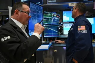 收盘：三大股指本周均录得跌幅 关税不确定性与通胀数据引发忧虑