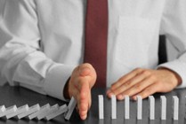 监管划红线 资产管理信托全面禁止资金池、通道类业务