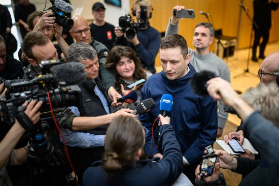 格陵兰岛自治政府新任总理:特朗普不会拿下格陵兰  第1张 格陵兰岛自治政府新任总理:特朗普不会拿下格陵兰  第1张