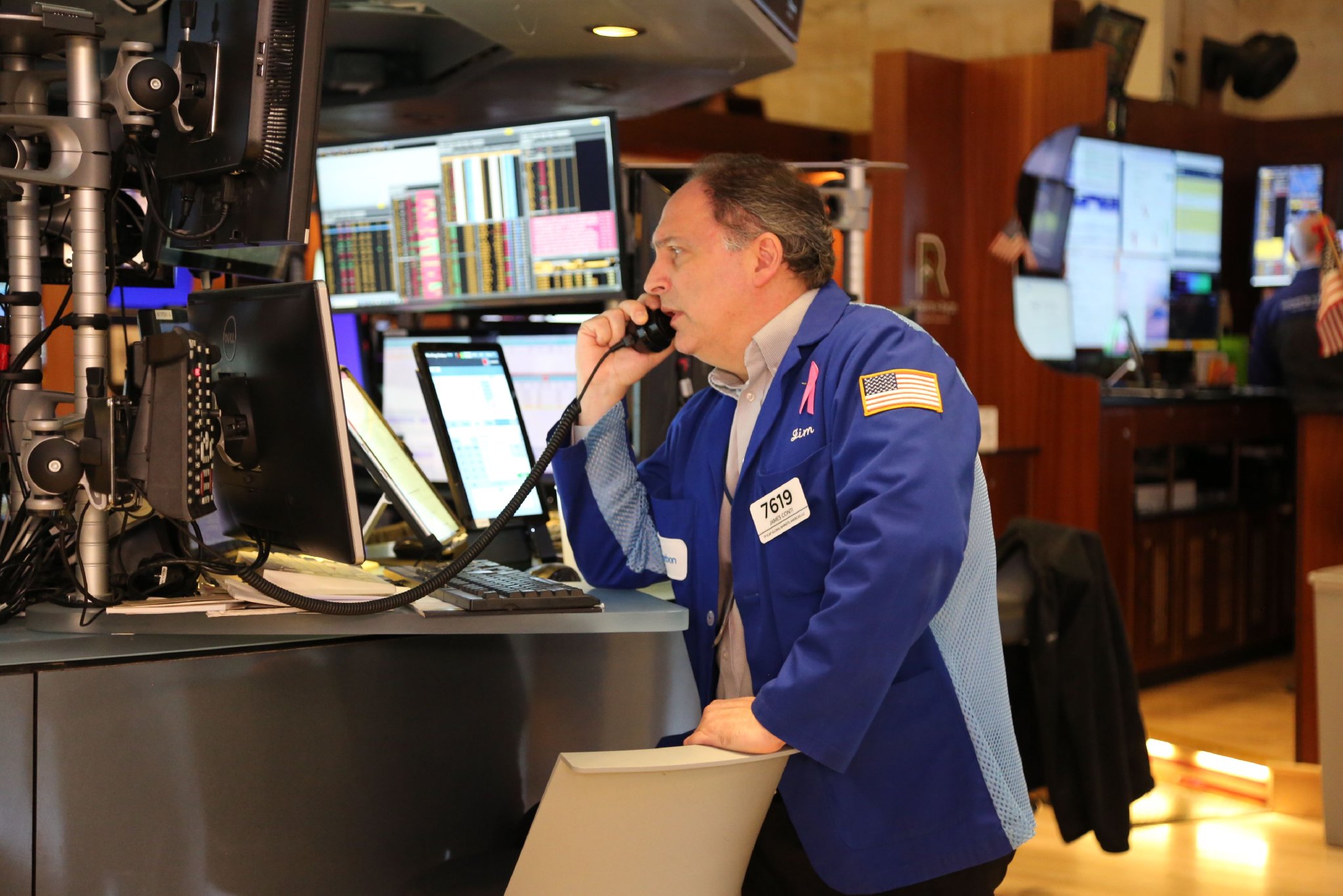 “避险之王”不再避险?29万亿美元美债市场遭大规模抛售!美联储降息预期一天一变:从5次降为4次  第1张 “避险之王”不再避险?29万亿美元美债市场遭大规模抛售!美联储降息预期一天一变:从5次降为4次  第1张