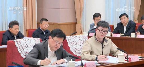 李强总理主持召开经济形势专家和企业家座谈会,参会发言的都有谁?  第6张 李强总理主持召开经济形势专家和企业家座谈会,参会发言的都有谁?  第6张