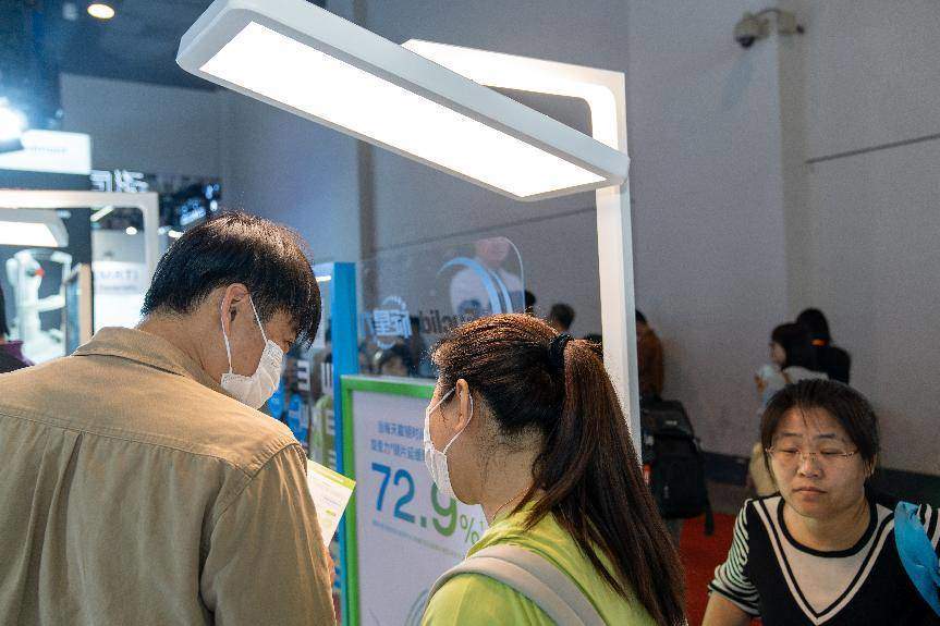 从 “光谱稳定” 到 “护眼靠谱”:柯达白泽系列护眼大路灯闪亮第25届COOC展  第11张 从 “光谱稳定” 到 “护眼靠谱”:柯达白泽系列护眼大路灯闪亮第25届COOC展  第11张