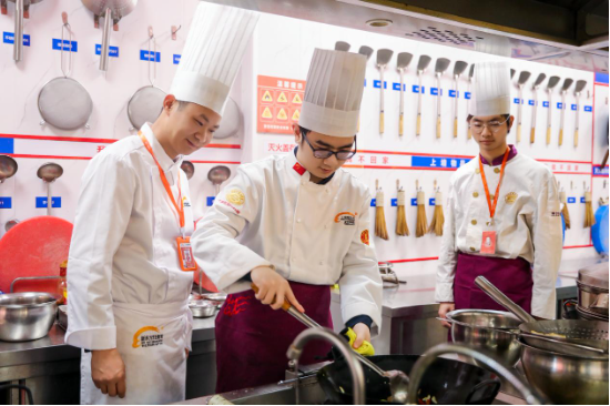 从核物理到中餐,一位复旦学子的跨界人生选择  第2张 从核物理到中餐,一位复旦学子的跨界人生选择  第2张