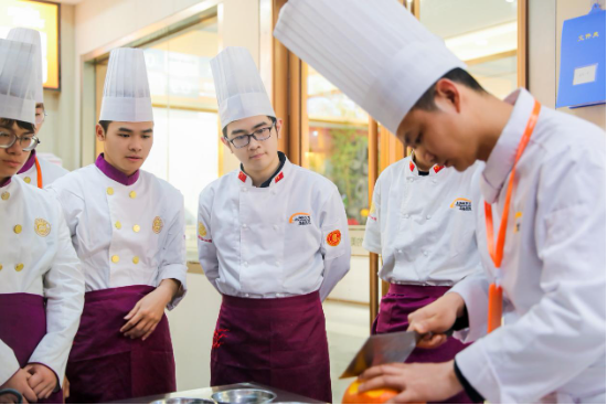 从核物理到中餐,一位复旦学子的跨界人生选择  第3张 从核物理到中餐,一位复旦学子的跨界人生选择  第3张