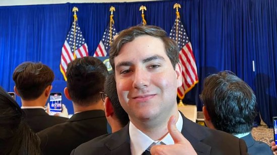 特朗普加密晚宴参加者吐槽:吃得糟透了,安保松懈,没机会和特朗普搭话  第1张 特朗普加密晚宴参加者吐槽:吃得糟透了,安保松懈,没机会和特朗普搭话  第1张