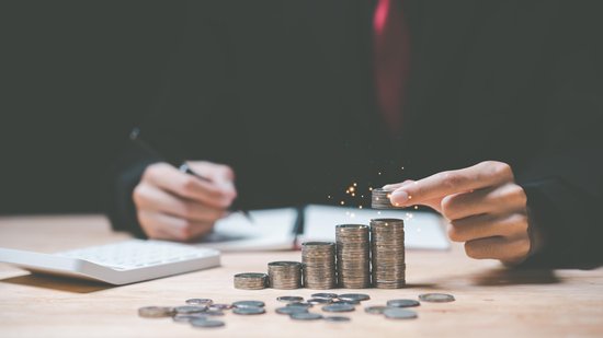 前海联合财险变局时刻:钜盛华所持20%股权将七折拍卖,总经理李功霓履职一年后辞任  第1张 前海联合财险变局时刻:钜盛华所持20%股权将七折拍卖,总经理李功霓履职一年后辞任  第1张