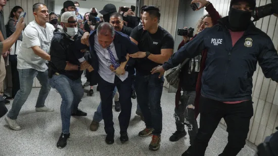 纽约市长候选人遭移民局戴上手铐并拘留  第1张 纽约市长候选人遭移民局戴上手铐并拘留  第1张