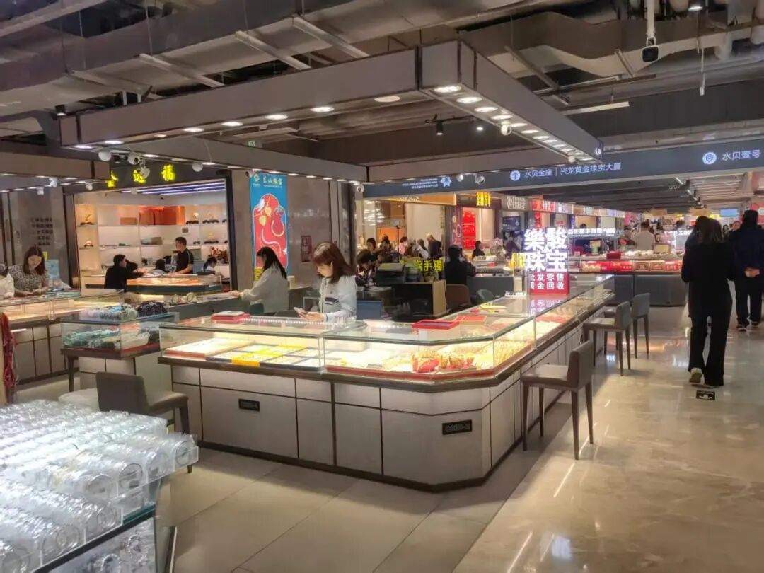 实探丨金饰金价一路走高，交易遇冷！“自戴需求”渐成主流  第2张