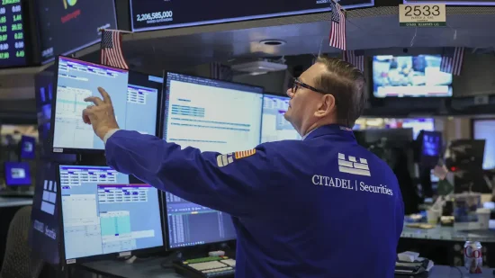 早盘:美股继续下滑 道指下跌200点 第1张 早盘:美股继续下滑 道指下跌200点 第1张