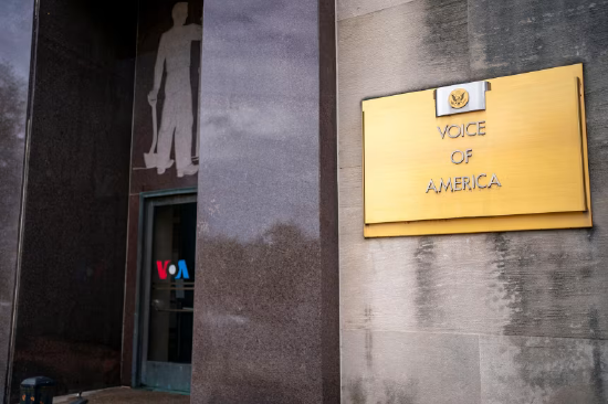 法官下令恢复美国之音员工职务，推翻特朗普关停决定  第1张