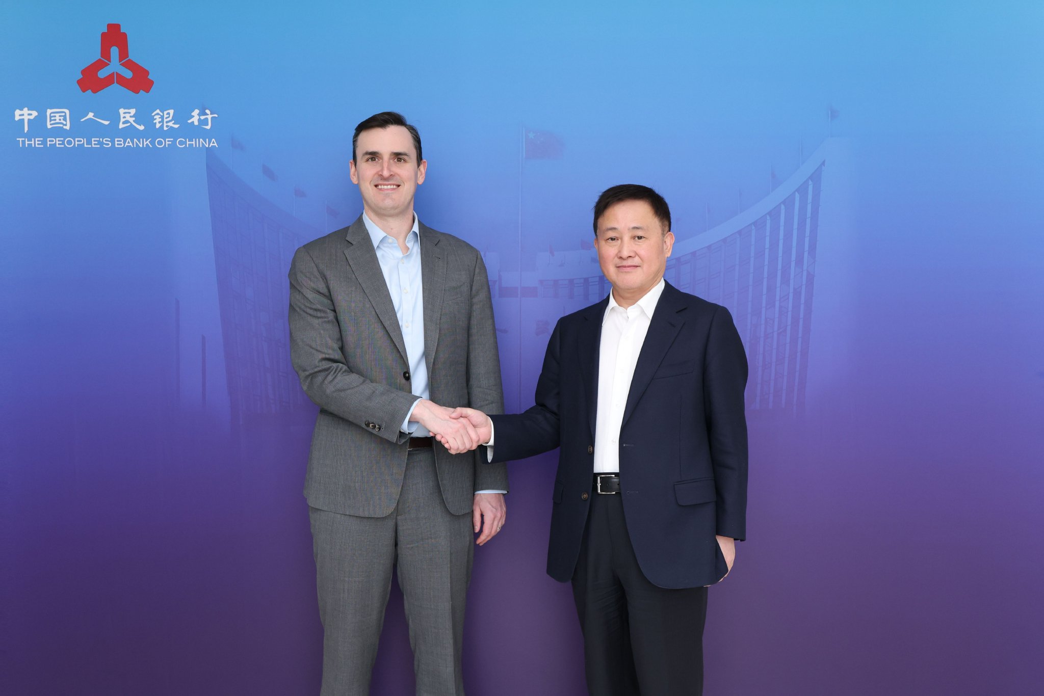 中国人民银行行长潘功胜会见国际货币基金组织第一副总裁丹·卡茨  第1张