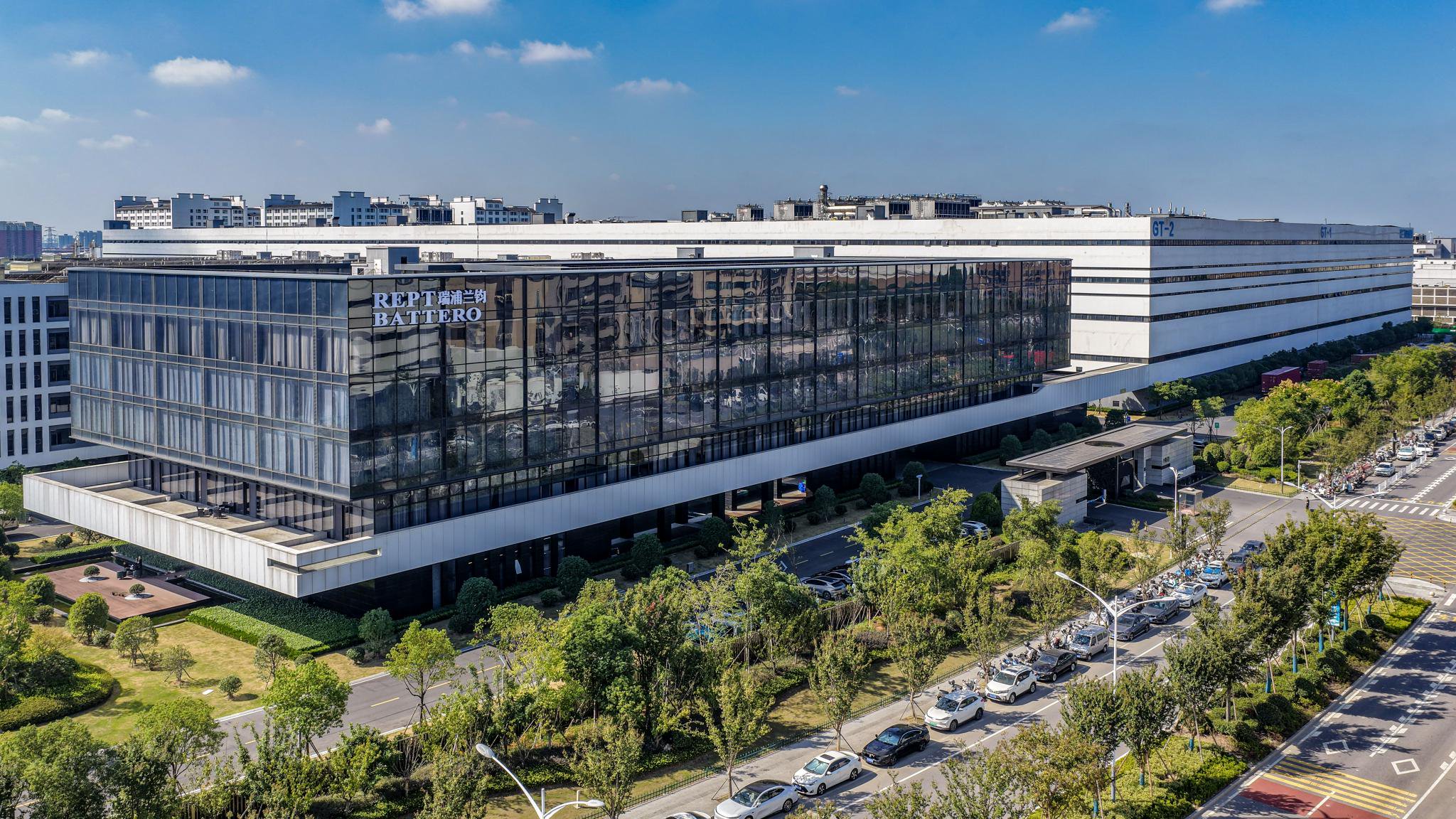 青山系锂电池公司成立九年来首次盈利  第1张